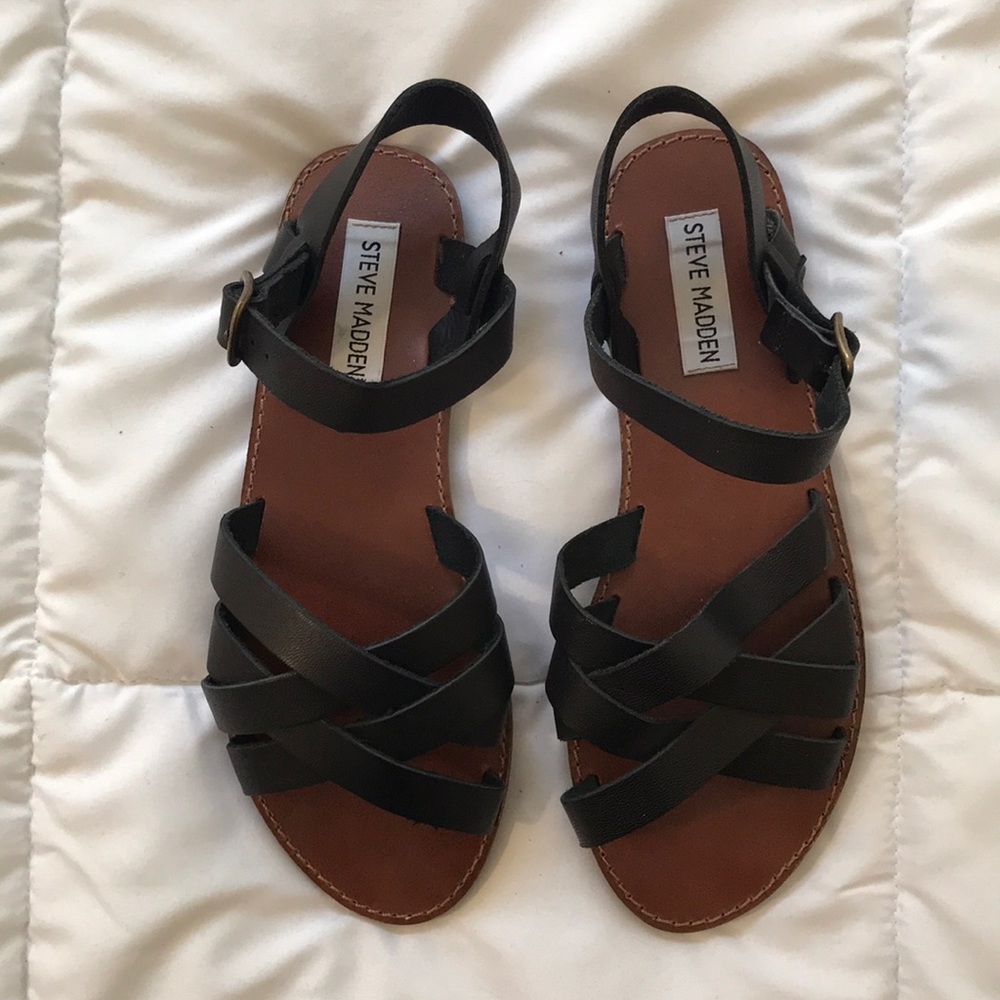 New in the box Steve Madden SWEETI sandals